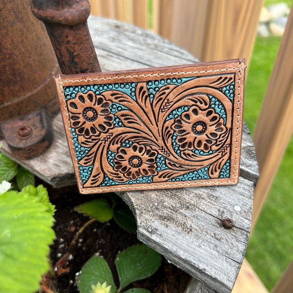 🔥NEW MyRa BaG Tooled turquoise credit Card holder Leather 1962 stamp flower - Picture 1 of 2